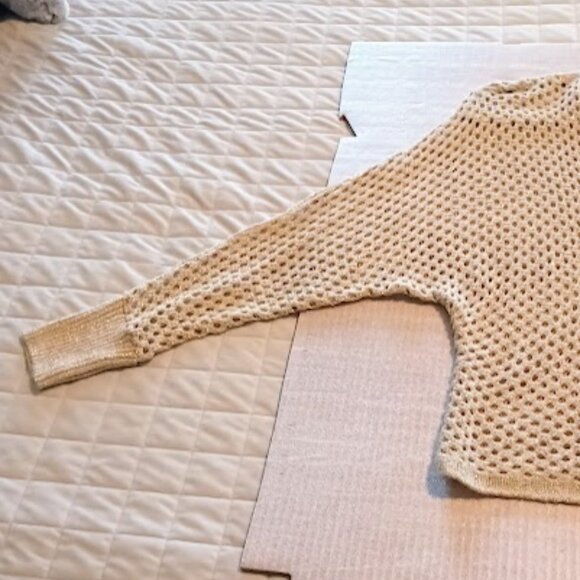 APT 9 Tan Crochet Hollow out scoop neck long sleeve top w/gold sparkles size XL - Picture 7 of 10